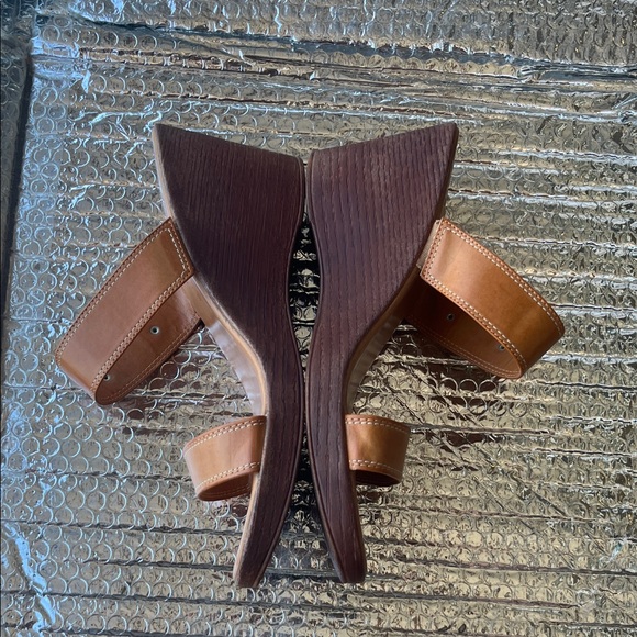 Italian Shoemakers Brown Heeled Sandals - Picture 5 of 11